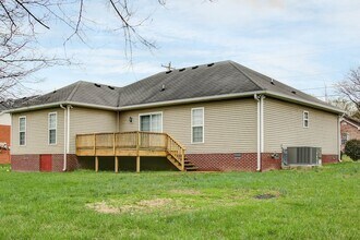 173 Putter Point Dr, Unit 8A in Gallatin, TN - Building Photo - Building Photo