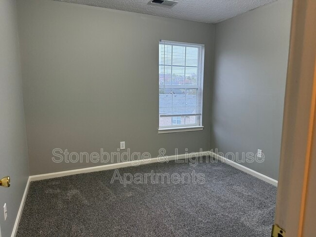 2804 Coyote Ct in Jeffersonville, IN - Building Photo - Building Photo