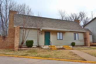 Garland Square of Stroud in Stroud, OK - Building Photo - Building Photo