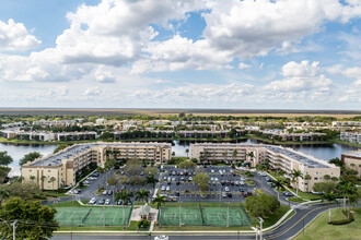 South Hampton in Tamarac, FL - Foto de edificio - Building Photo