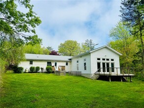 111 Lamoree Rd in Rhinebeck, NY - Building Photo - Building Photo