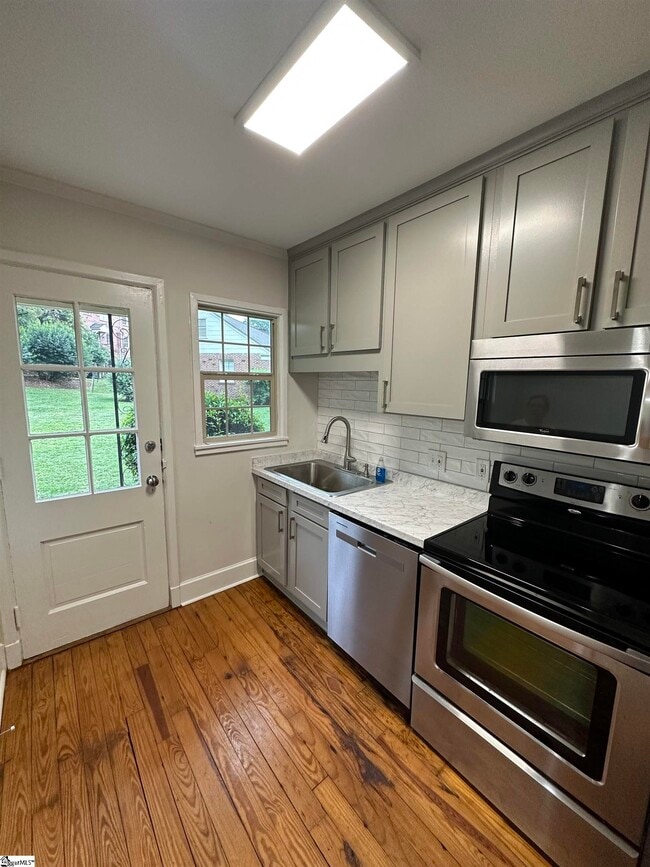 600 University Ridge in Greenville, SC - Building Photo - Building Photo