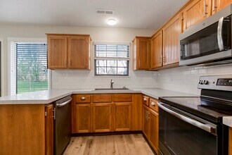 24 Wallingford Dr in Platte City, MO - Building Photo - Building Photo
