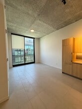 112 NW 31st St, Unit A2 in Miami, FL - Building Photo - Building Photo