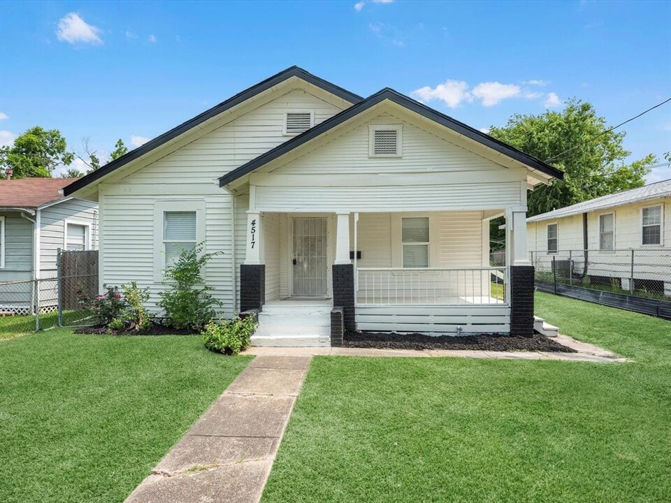 4517 White Rock St in Houston, TX - Building Photo