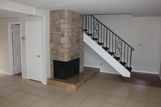 859 Del Mar Downs Rd, Unit E in Solana Beach, CA - Building Photo - Building Photo