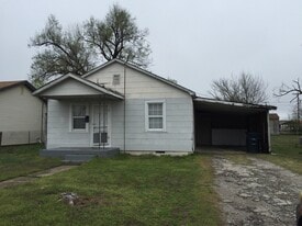 806 E Seymour St in Shawnee, OK - Building Photo