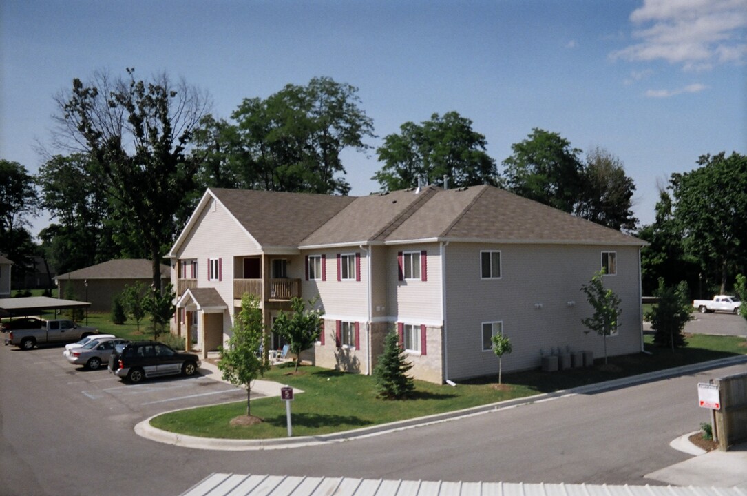 Whitmore Lake Apartments in Whitmore Lake, MI - Foto de edificio