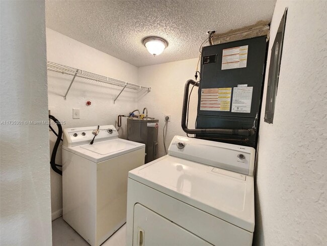 3300 NW 46th St, Unit 102 in Fort Lauderdale, FL - Building Photo - Building Photo