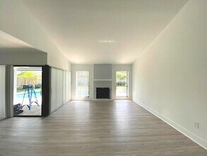 3048 NW 27th Terrace in Boca Raton, FL - Building Photo - Building Photo