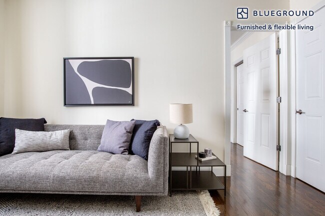 535 Hudson St in New York, NY - Building Photo - Building Photo