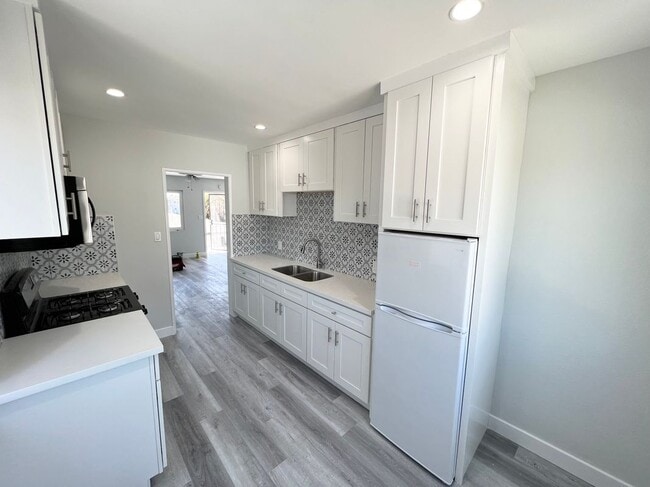 4225 W 120th St in Hawthorne, CA - Building Photo - Building Photo
