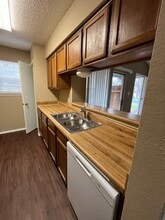 806 Sirocco Dr in Austin, TX - Building Photo - Building Photo