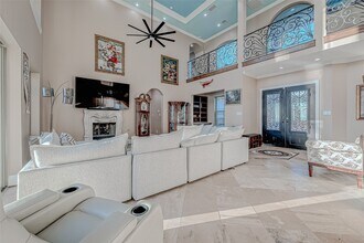 2011 Crescent Dr in La Porte, TX - Building Photo - Building Photo