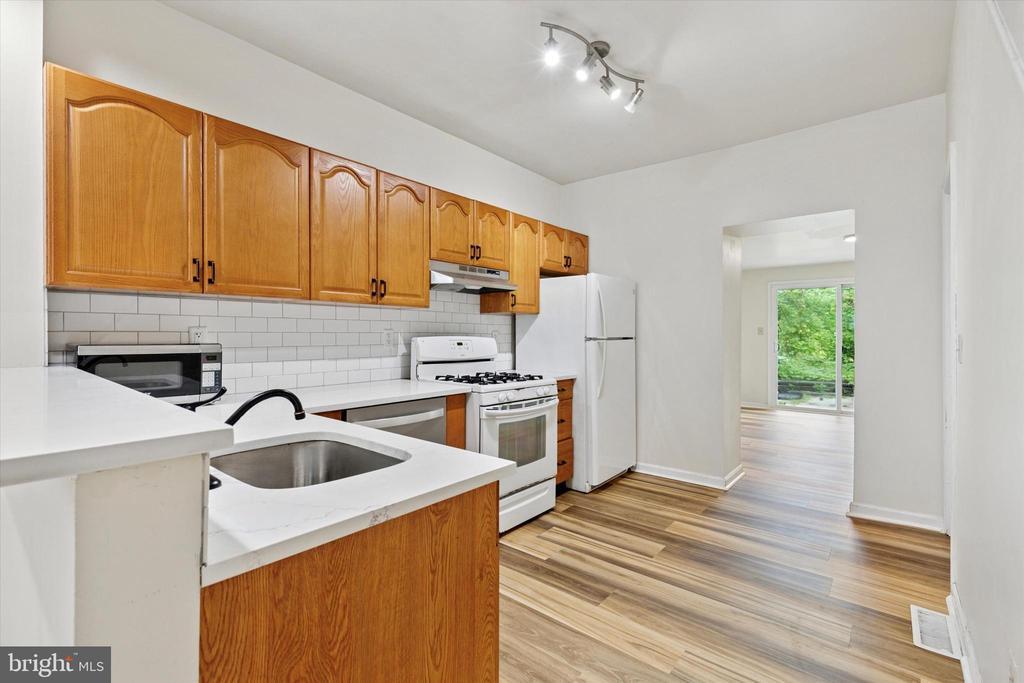 224 Wendover St in Philadelphia, PA - Building Photo