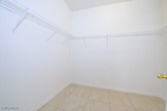 1229 Claremont St E in Lehigh Acres, FL - Foto de edificio - Building Photo