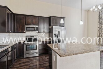 7878 Cottonwood Ln in West Des Moines, IA - Building Photo - Building Photo