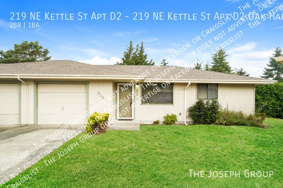 219 NE Kettle St in Oak Harbor, WA - Building Photo