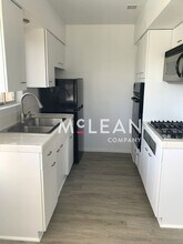 2290 S Palm Canyon Dr in Palm Springs, CA - Building Photo - Building Photo