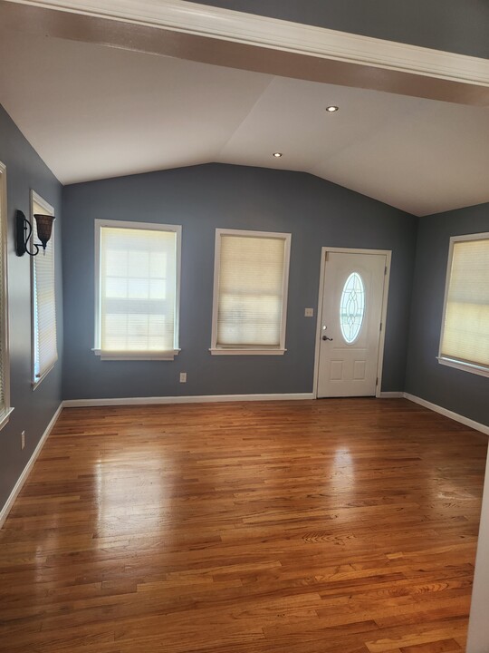 5705 Longfellow St in Riverdale, MD - Foto de edificio