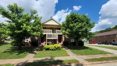 1509 Barrington Rd NW in Huntsville, AL - Foto de edificio - Building Photo