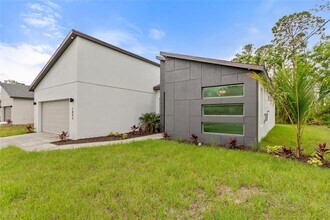 1843 Greenley Rd in North Port, FL - Building Photo - Building Photo