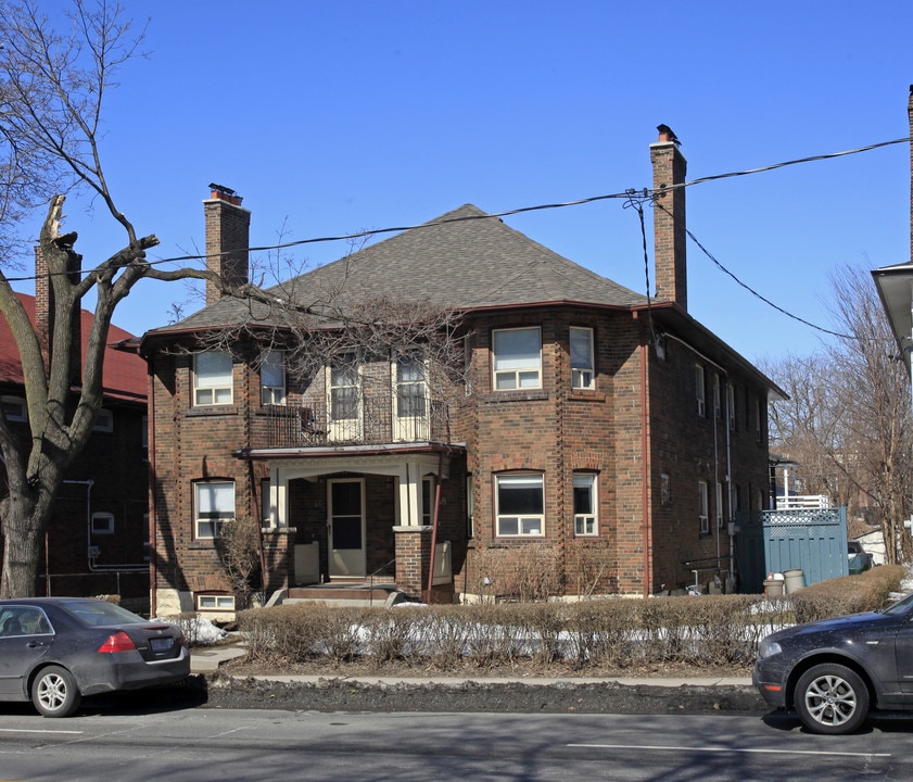 46-48 Lawrence Ave E in Toronto, ON - Building Photo