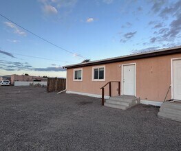 128 Sage St, Unit A in Alamosa, CO - Foto de edificio - Building Photo