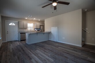 1358 N Porter Rd in Fayetteville, AR - Building Photo - Building Photo