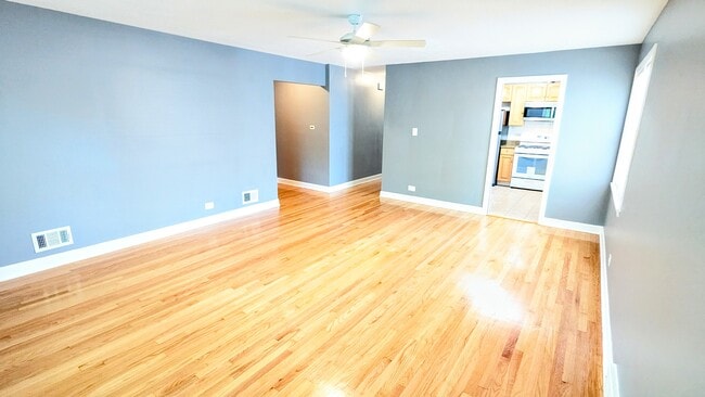 property at 2115 W Granville Ave