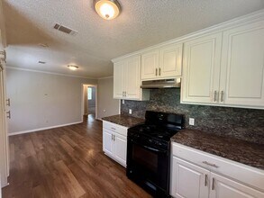 5105 Lewis Ln in North Little Rock, AR - Foto de edificio - Building Photo