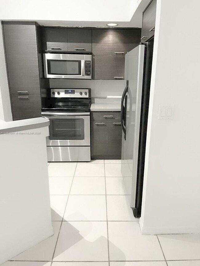 property at 3340 Pinewalk Dr N