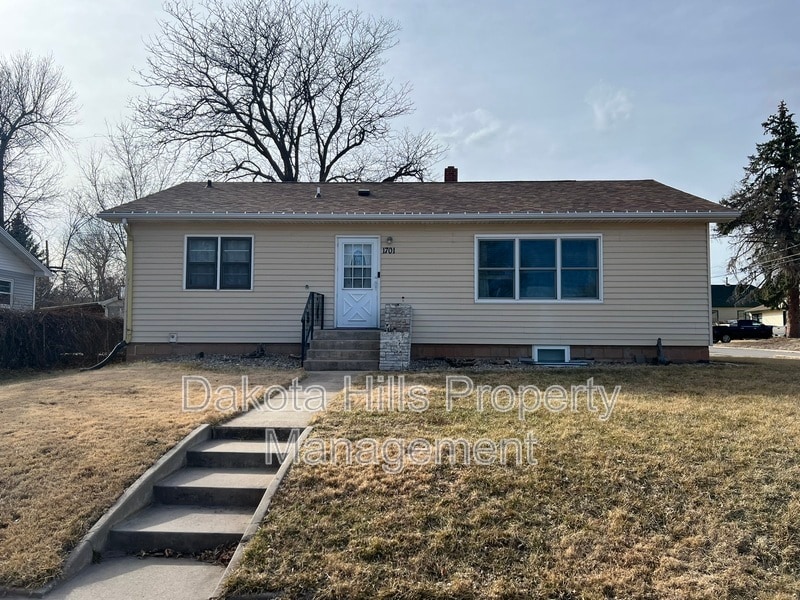 1701 Rushmore St in Rapid City, SD - Building Photo