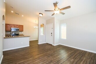 992 E Saddle Way in San Tan Valley, AZ - Building Photo - Building Photo