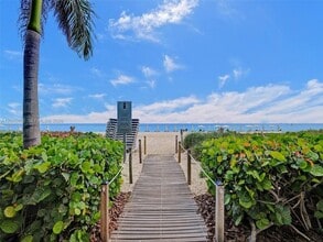 15901 Collins Ave, Unit 2807 in Sunny Isles Beach, FL - Building Photo - Building Photo