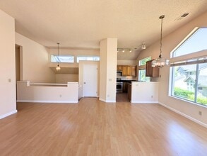347 Lagoon Cir in Hercules, CA - Building Photo - Building Photo