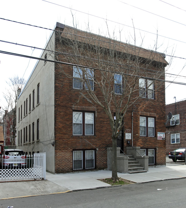 293-295 Lake St in Newark, NJ - Foto de edificio - Building Photo