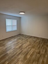 4344 NE Jarrett St-Unit -G in Portland, OR - Building Photo - Building Photo