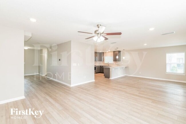 8145 Windmill Way in Jacksonville, FL - Building Photo - Building Photo