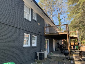 2382 Peachwood Cir NE in Atlanta, GA - Building Photo - Building Photo