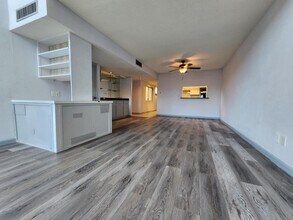 300 Out Yonder in Horseshoe Bay, TX - Building Photo - Building Photo