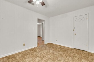 711 Hemlock St in Columbus, MS - Foto de edificio - Building Photo