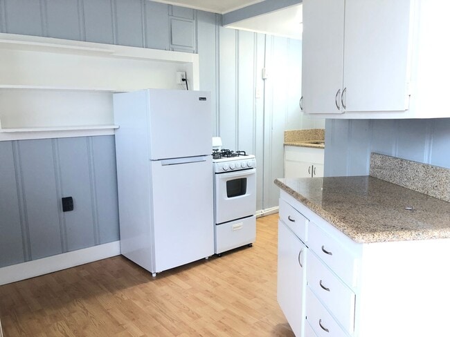 2111 Wightman St in San Diego, CA - Building Photo - Building Photo