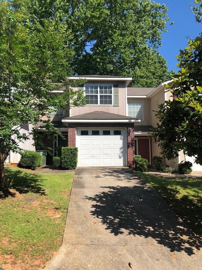 property at 106 Woodrun Dr