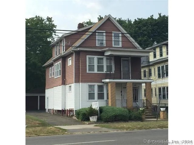 1484 Dixwell Ave in Hamden, CT - Building Photo