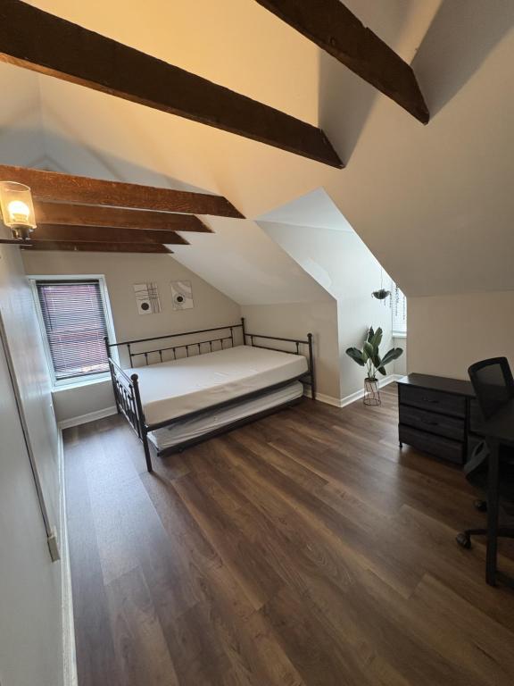 property at 1025 W Turner St