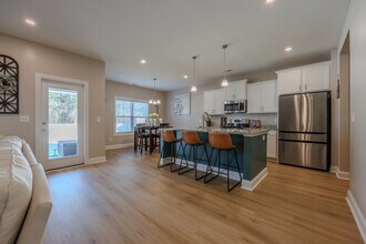 328 Peeler Cir in Raeford, NC - Building Photo - Building Photo