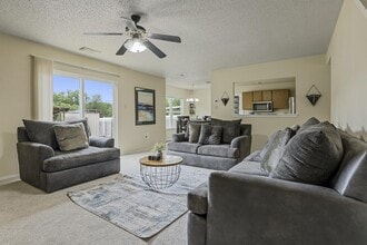 2166 Mossy Creek Dr in San Antonio, TX - Building Photo - Building Photo