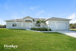 12087 Helios Ave in Port Charlotte, FL - Building Photo