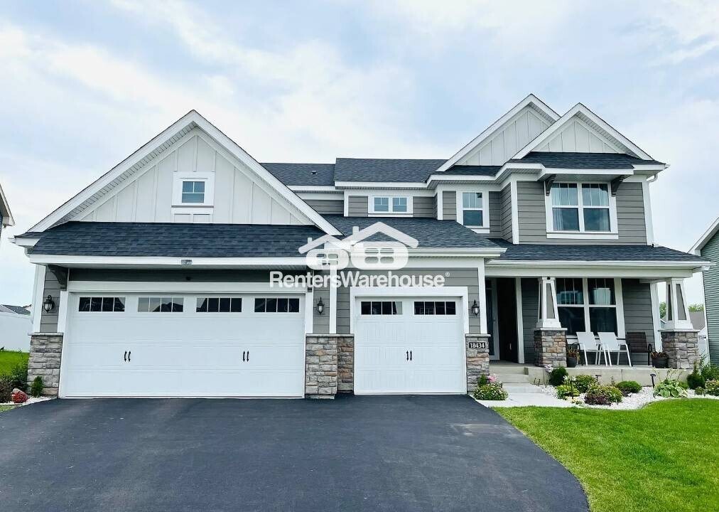 18434 Greenstone Way in Lakeville, MN - Foto de edificio